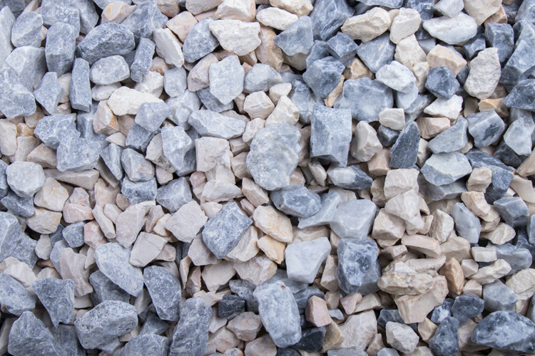 Ziersplitt_Edelsplitt_santana_splitt_8_16_drywet_10104 Abbildung zeigt das Material im trockenen und im nassen Zustand.