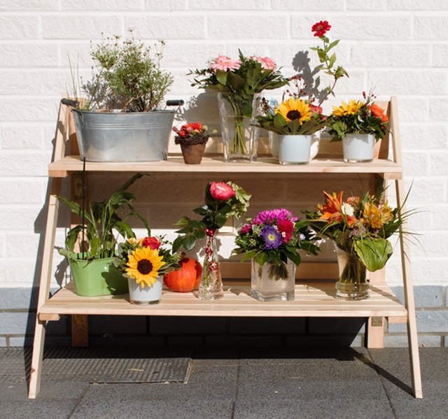 Abgebildete Blumen-Deko nicht im Lieferumfang enthalten.